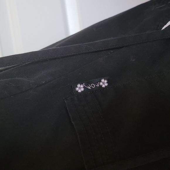 Black Koi Scrub Top - Picture 5 of 8